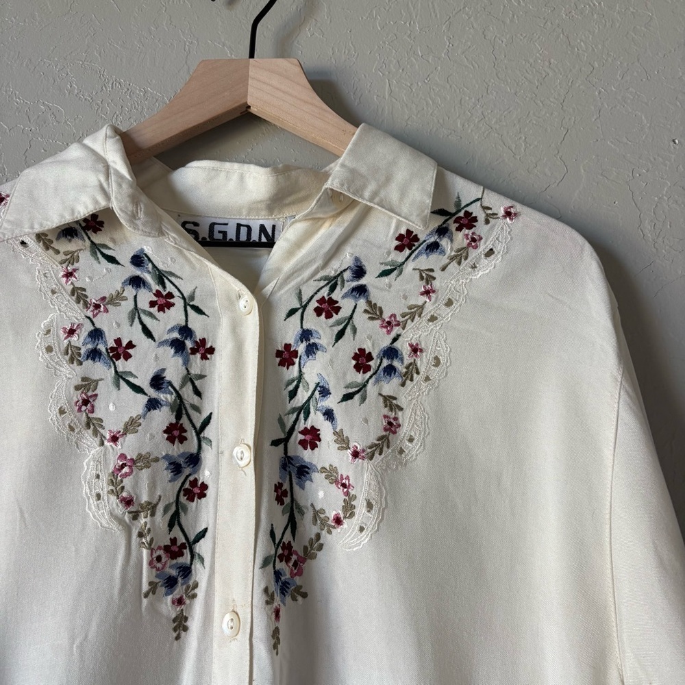 Vintage 90s S.G.D.N. Embroidered Rayon Blouse | Made in India | Floral Lace M - Picture 2 of 12